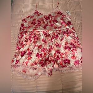 Ambrielle Sleepwear Faded Floral pink 2 piece cami tap pants nightie. Size XXL.